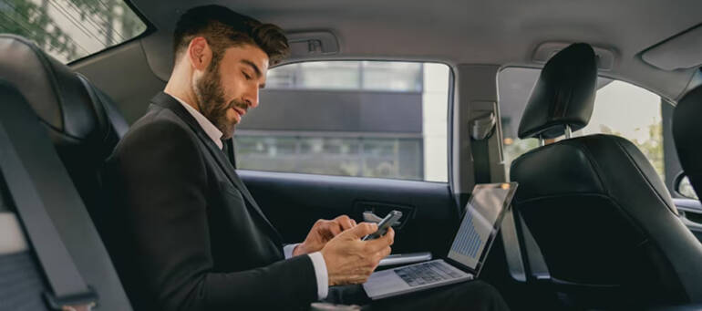Frimley Taxi to Farnborough Airport